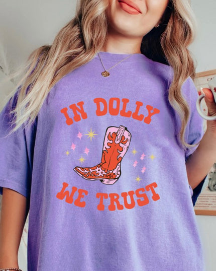 In Dolly We Trust Graphic shirt